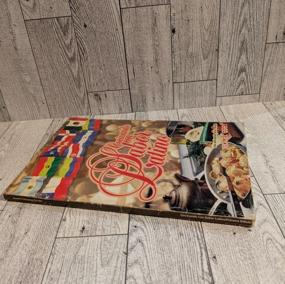 Cocinando con Sabor Latino Cookbook